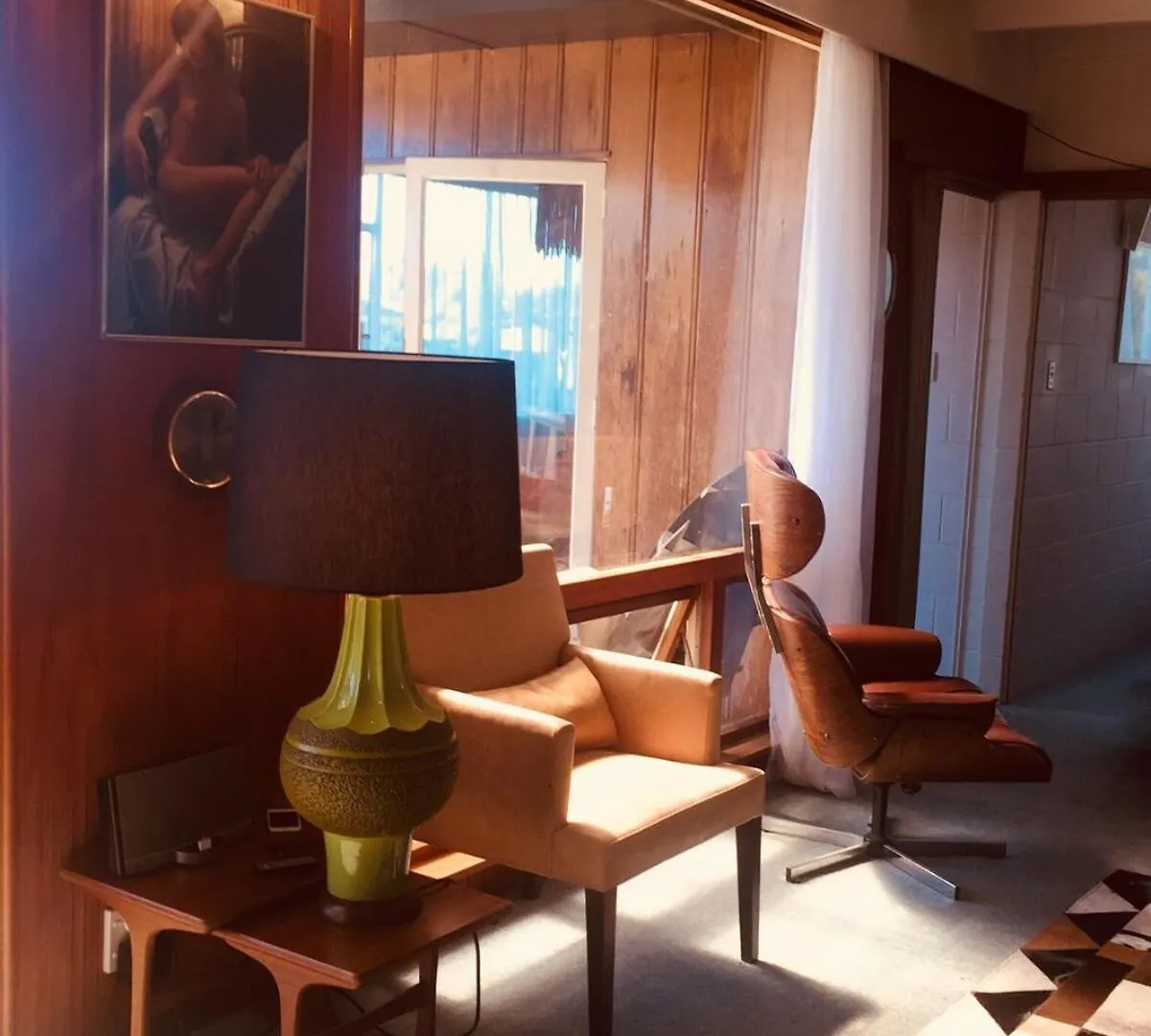 Midcentury Magic In Marlborough Villa Blenheim